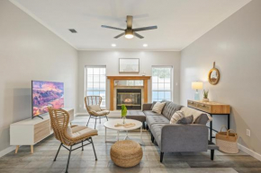 The Coastal Cottage in PCB - Steps from the beach - Sleeps 8